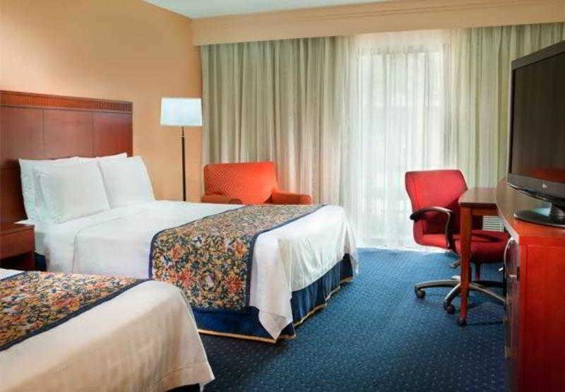 Courtyard By Marriott Dallas Arlington Entertainment District Bilik gambar